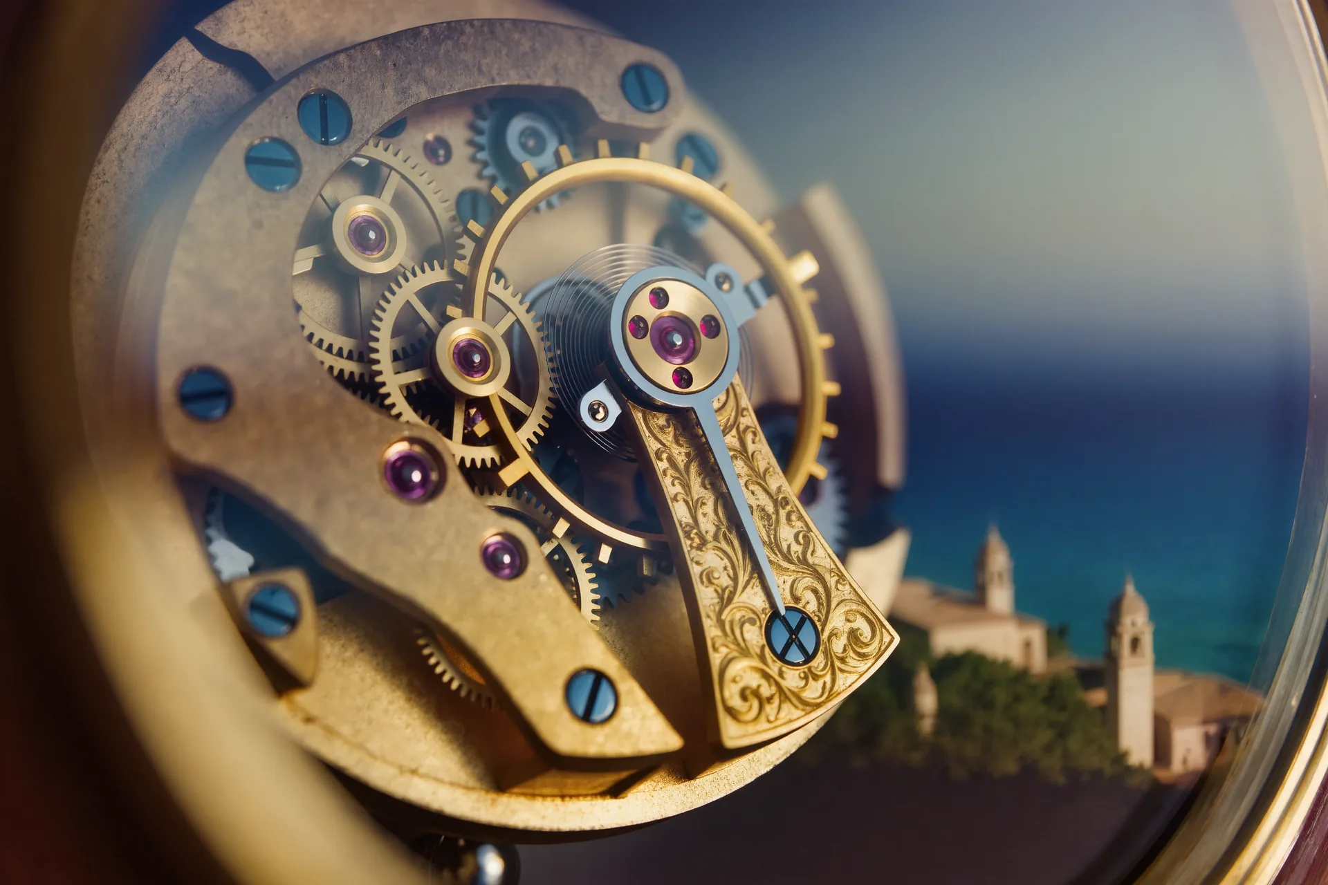 Movimiento de reloj mecánico antiguo con puente decorado a mano y rubíes visibles, fotografiado en primer plano sobre fondo oscuro